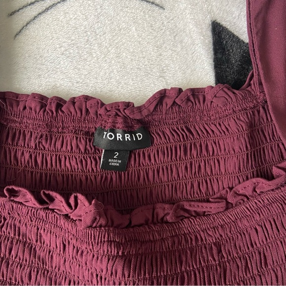 Torrid Smocked Puff Sleeve Crop Top Size 2 - Picture 4 of 5